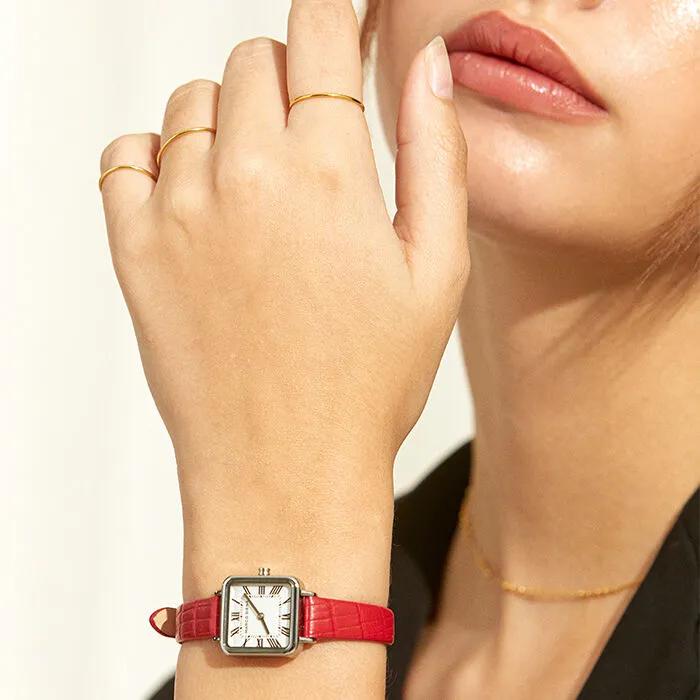 4 Types of Women's Leather and Metal Watches