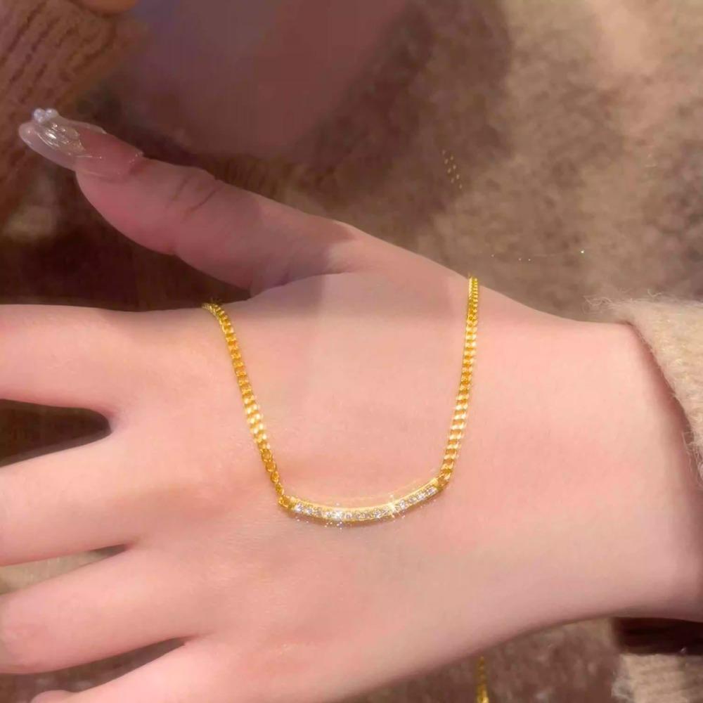 Luxe léger Haute qualité diamants incrustés fine chaîne collier simple et brillant pendentif collier breloques bijoux de mariage cadeaux