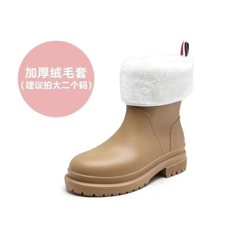 Middle Tube Women's Fashion Outer Wear Rain Shoes Non-slip Rubber Shoes Thick Sole Wear-resistant Water Shoes Short Tube Fashion