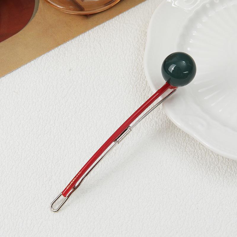 2024 Trend: Round Ball Acrylic Lollipop Hair Clip – Simple, Celebrity-Style Accessory