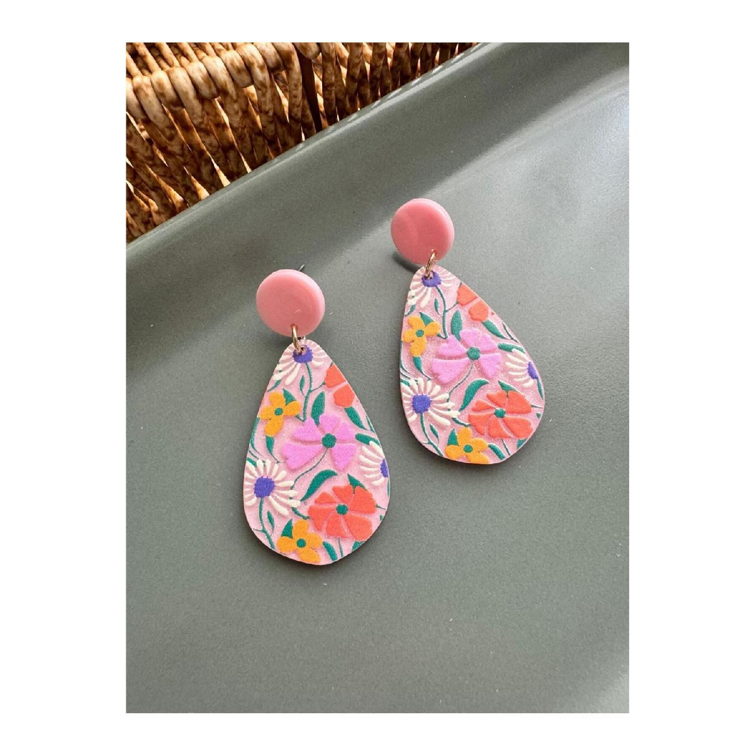 

Серьги из плексигласа с розовым цветочным узором