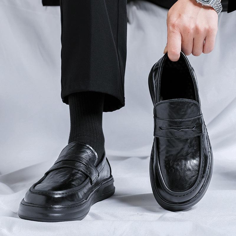 Chaussures d'affaires japonaises à semelles épaisses et à tête large rehaussées 2024 nouvelles chaussures décontractées tendance à enfiler 85999-T