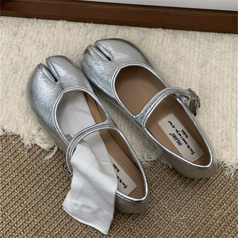 Fashion IPPEUM Women Ballet Flats Velvet Red Split Toe Shoes Buckle 2025 New Summer Mary Janes