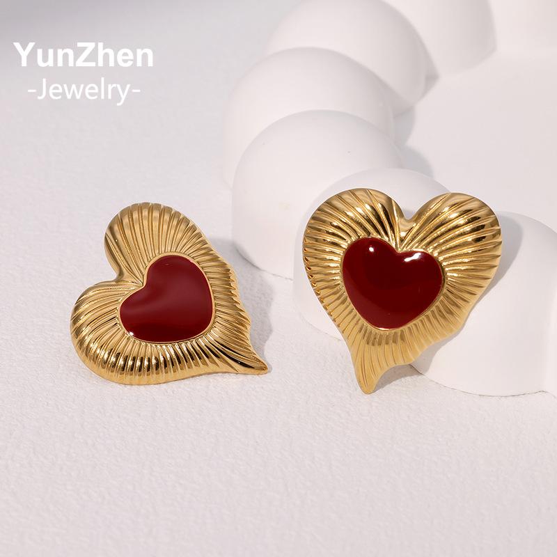 Stainless Steel Non-tarnish Hypoallergenic Vintage French Retro Love-shaped Earrings Light Luxury Temperament High-grade Gold