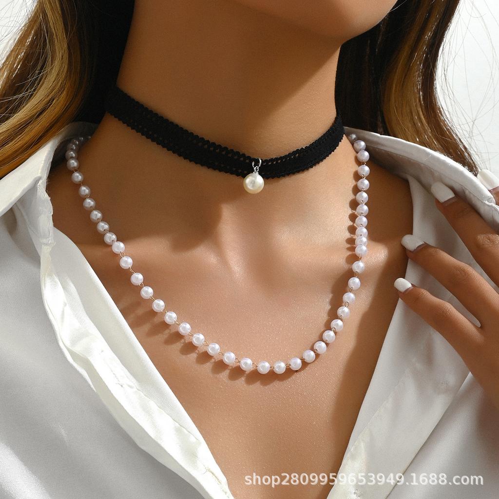 Original Design, Sweet and Cool Imitation Pearl Retro Elastic Necklace, Hip-hop Cold Wind Niche Sticker Necklace