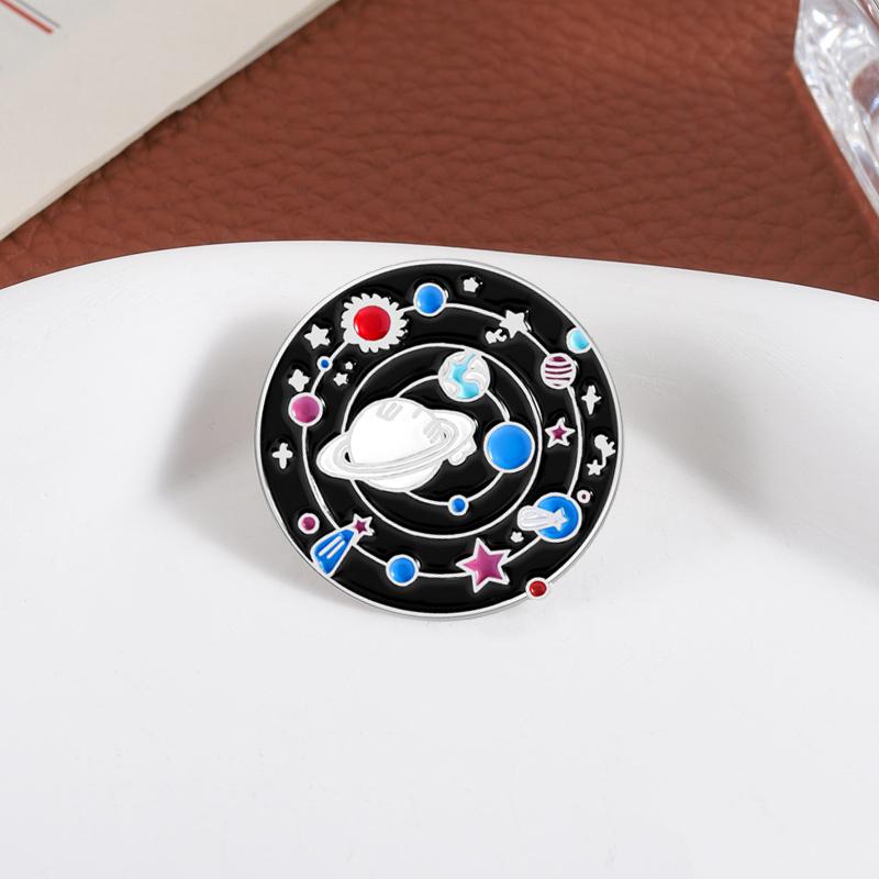 Erde Weltraum Planet Emaille Anstecknadeln Individuell Universum Galaxie Broschen Anstecknadeln Kleidung Lustiger Schmuck Geschenk für Freunde