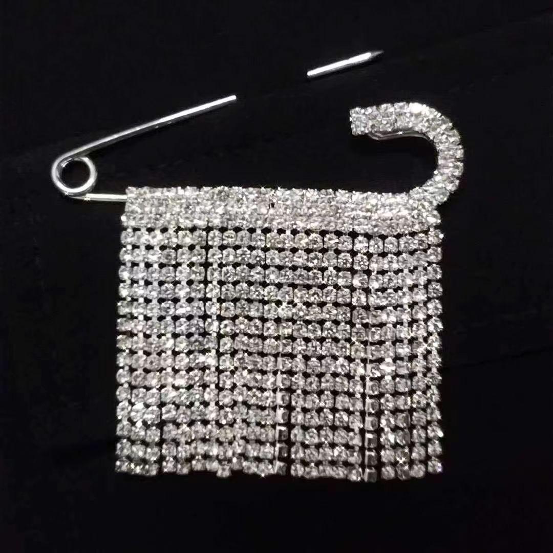 

Брошь с кисточкой из стразов в европейском и американском стиле: Универсальный женский пин для пиджака