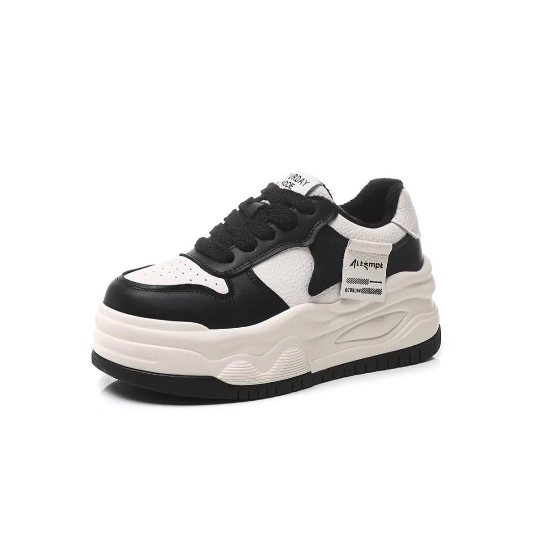 

Niche platform leather board shoes women s spring 2024 new Korean version of Internet celebrity versatile height increase panda white shoes 40