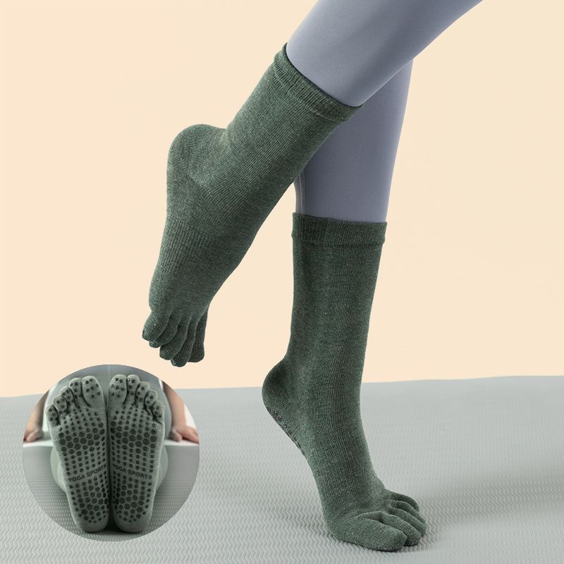 

Autumn and Winter Thickening Middle Tube Pure Cotton Sweat Absorbing Sports Yoga Socks Long thickened yoga socks dark green(1 pair)
