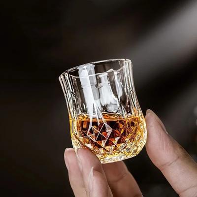 Whiskyglas Beker Rum Likeur Mini Shotglas Creatieve Diamantvormige Vintage Relief Beker Huishouden Feest Bar Drinkgerei