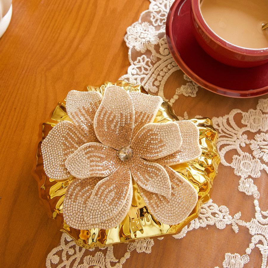 

luxury fashion versatile creative threaded shell flower diamond acrylic bag messenger bag золотой