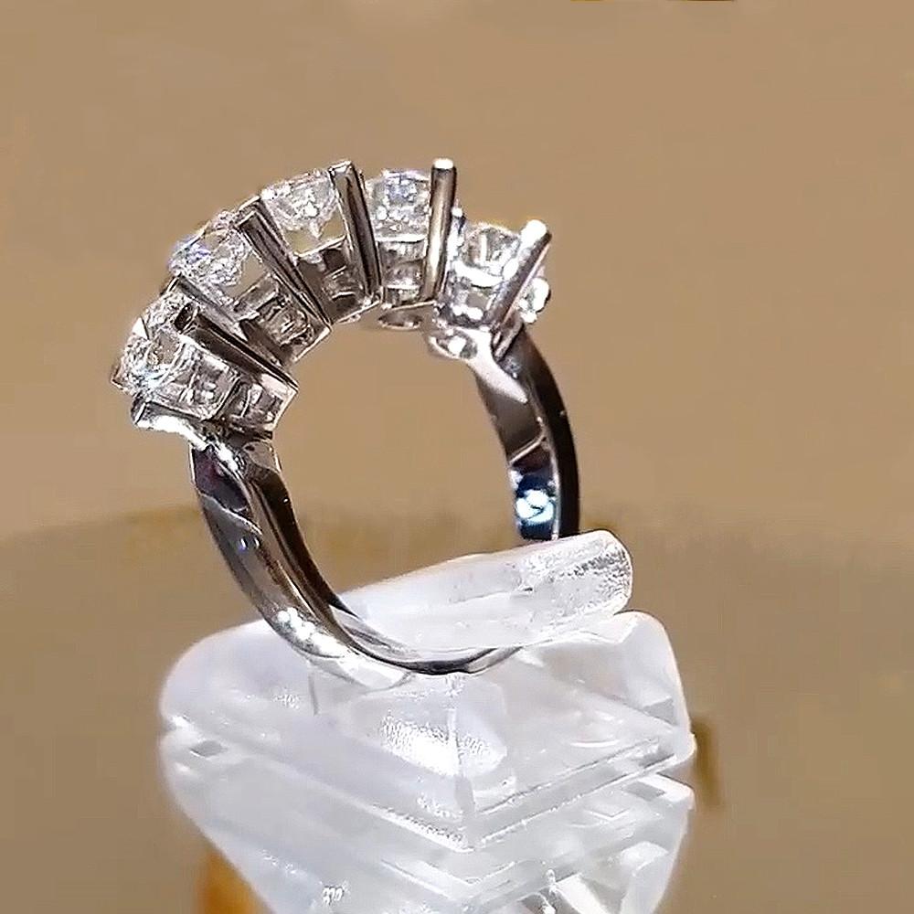Huitan Simple Stylish Design Women's Rings with 5 AAA CZ Stone Temperament Office Lady's Finger Accessories Statement Zircon