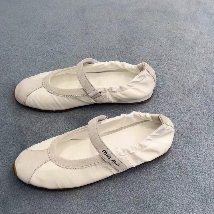 Nouvelle mode Mary Jane à semelle souple chaussures d'entraînement allemandes pour femmes printemps et automne mot Velcro chaussures de ballet décontractées