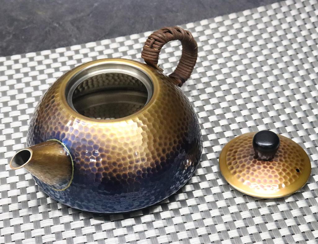 Shinkodo Teekanne aus reinem Kupfer von Wang Hergestellt in mit Geschenkverpackung (Halbe Runde) Hui, Japan, Gehämmert,