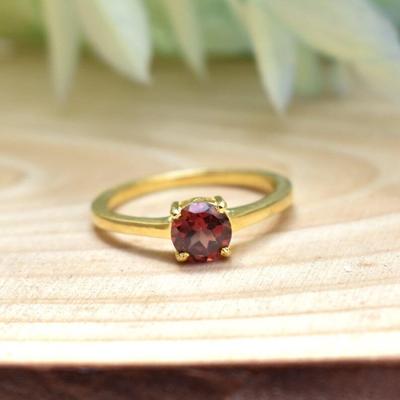 Granat runder Edelstein Ring aus massivem 925er Sterlingsilber, Gelbgoldring, handgefertigter Ring, Geburtssteinring, Sterlingring, Geschenk für Sie