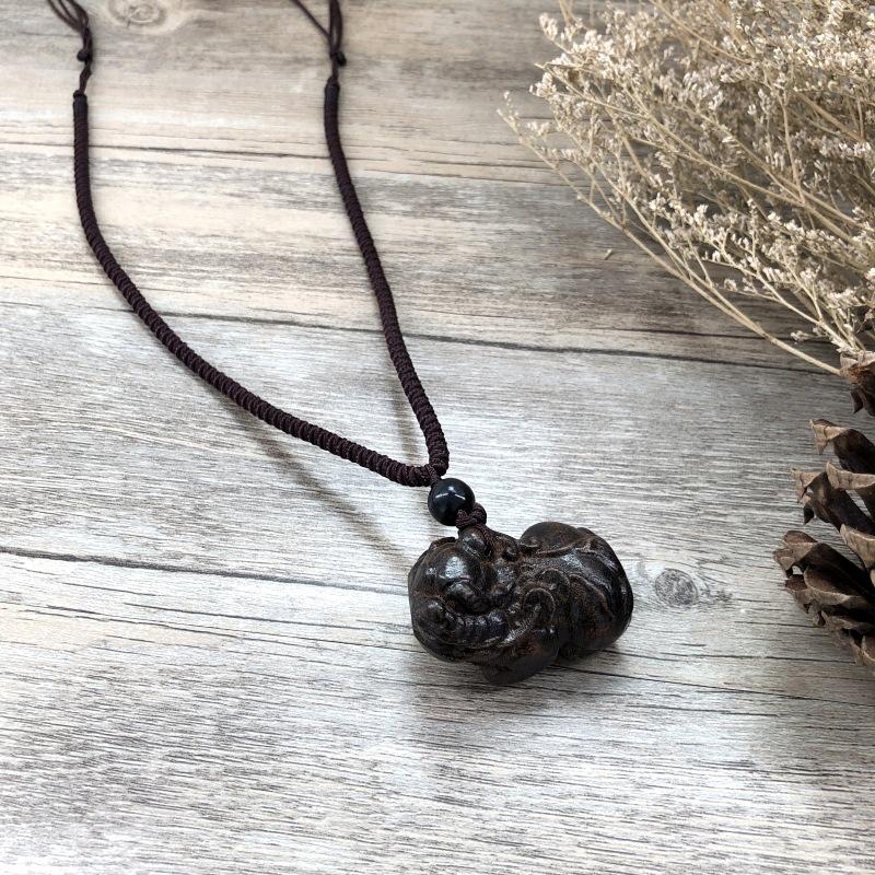 Retro Hand-carved Mahogany Long Necklace Women's Fashion Temperament Cotton and Linen Clothing Sweater Chain Accessories