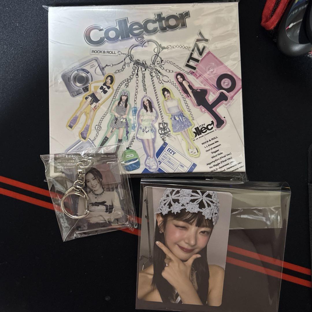 

[USED] ITZY collector First A. First B
