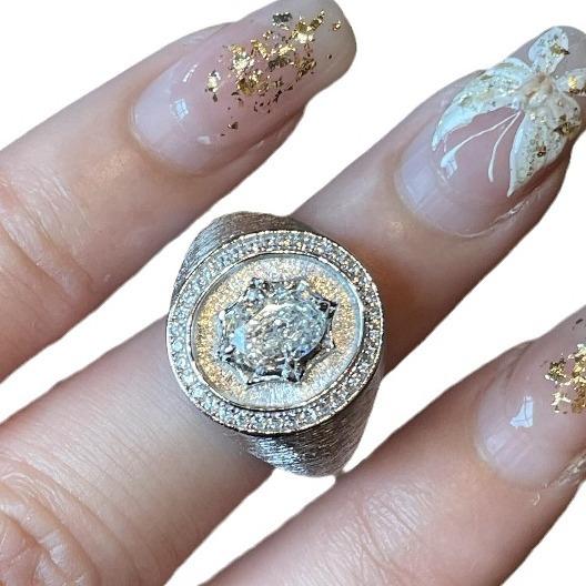 Anello Ottagonale Scudo Stile Retro Lusso Leggero Francese Diamante Italiano Lavorazione Spazzolata Stile di Corte Nicchia Anello da Donna