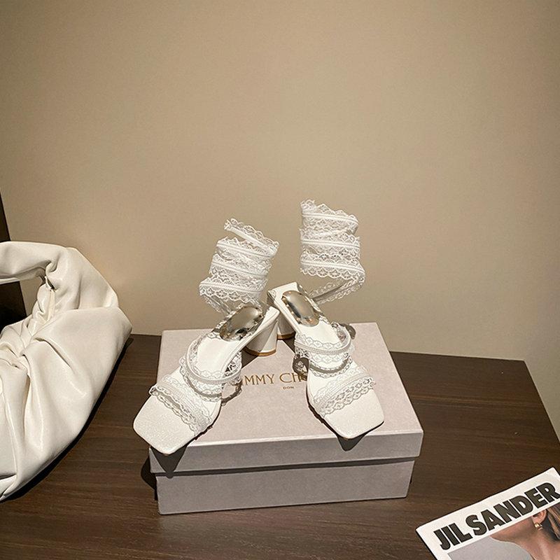 A 2025 French Retro Lace Lace-Up Open-Toe High Heel Female Summer Wear Square-Toed Thick-Heeled Sandals On The Outside
