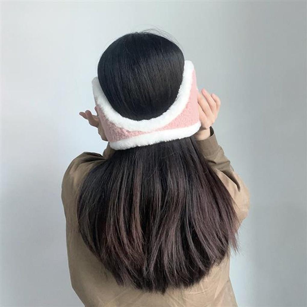 Načechrané náušníky (růžový)