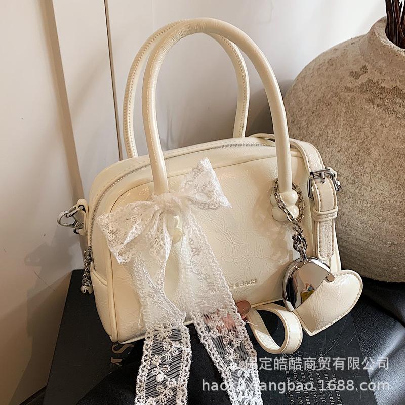 High sense women's bag 2025 new trendy fashion spring and summer niche design messenger bag popular portable pillow bag