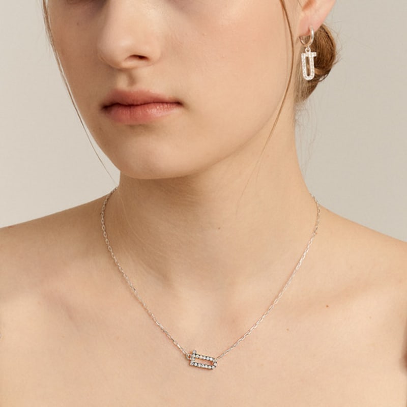 

UNI.J [In521]Shiny Signature Silver Necklace single