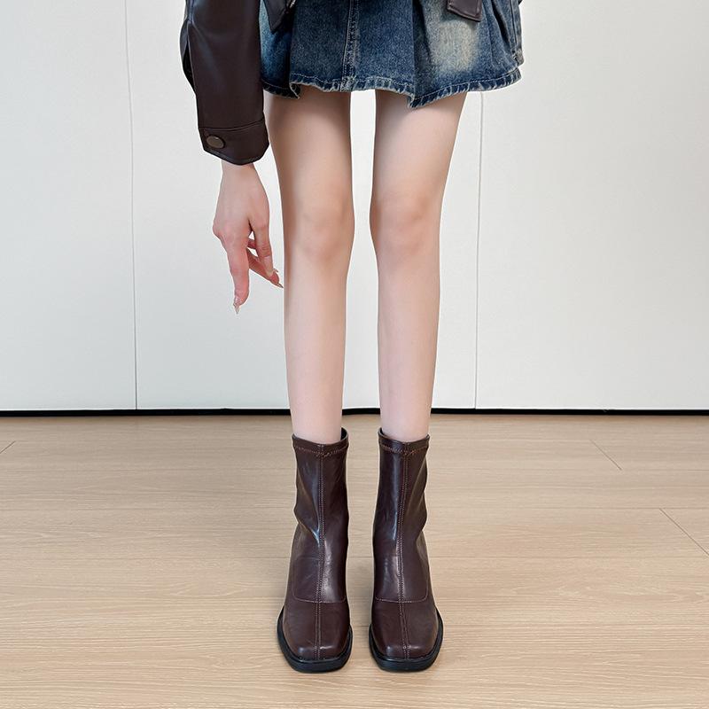 

Cowhide~ 2025 New Retro Thick Heel Skinny Boots Women s Thick Heel Commuter Short Boots British Wind Motorcycle Martin Boots 39