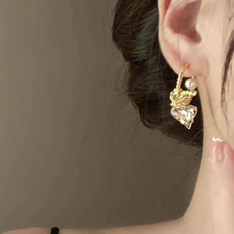 Vintage Silver Needle C-Shaped Diamond Pearl Stud Earrings - Elegant and Versatile Niche High-End Jewelry