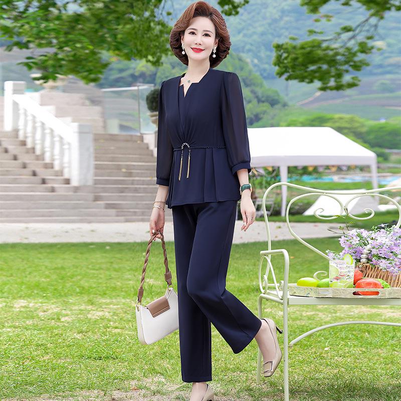 

Elegant Spring Suit: Stylish Two-Piece Top Set for Middle-Aged and Elderly Women 3XL (62.5-67.5 kg)