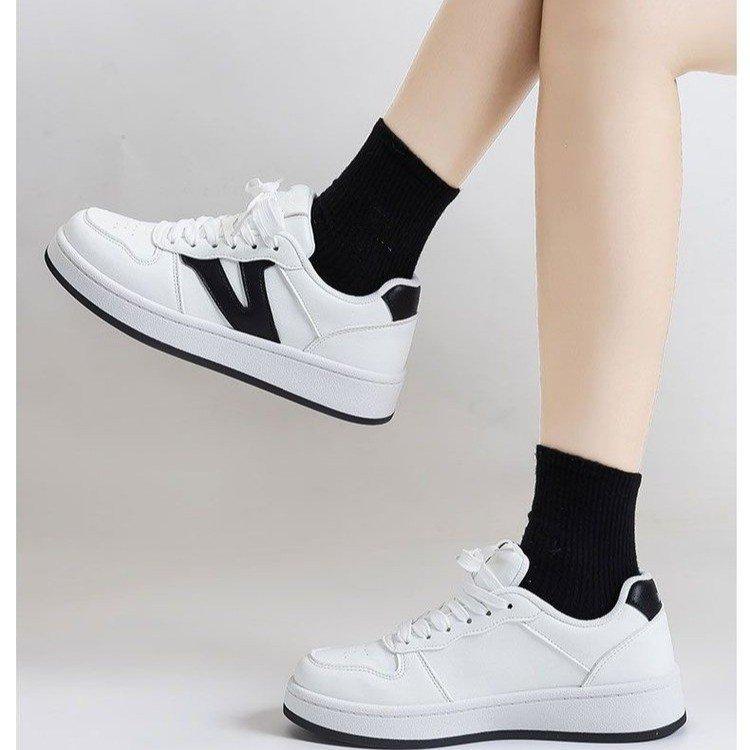 Advanced sense breathable niche design sense thick-soled little white shoes women's 2025 autumn new versatile lightweight casual board shoes
