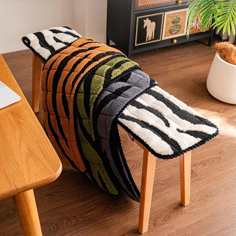 Zebra Stripe Pattern Plush Bench Cushion Winter Long Bench Seat Pad Sofa Chair Seat Cushion Home Decor Bay Window Pad