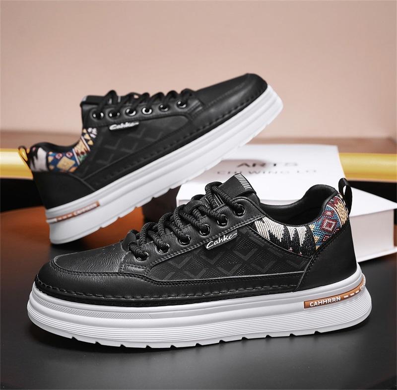 Men 's Casual Four Seasons Fashion Skateboarding Students Comfortable Sneakers Boys Trending Soft Sole Breathable Shoes