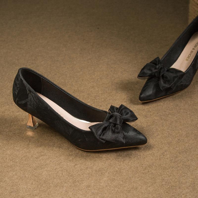 Elegant pointed high heels women's new Chinese light mouth single shoes bow sleeves high heels bridesmaid wedding national style women's shoes