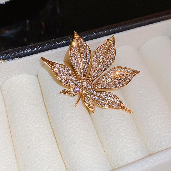 New Metal Maple Leaf Rhinestone Brooches For Women Fashion Elegant Versatile Clothing Accessories Safety Pins