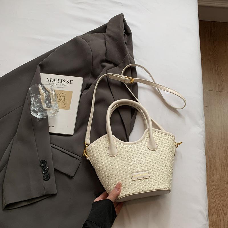 Niche Woven Bags Women's New Summer Versatile Messenger Bags Fashion Handbags Bucket Bags