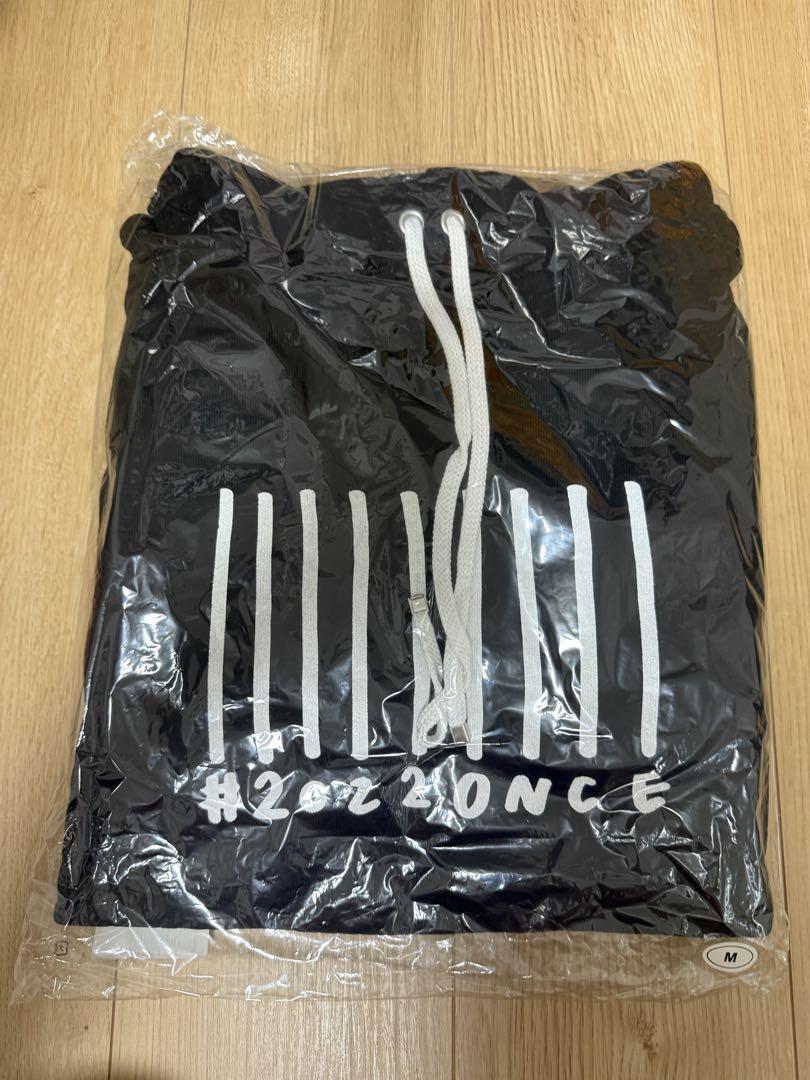 

[USED] TWICE 4TH WORLD TOUR III Hoodie, Size M