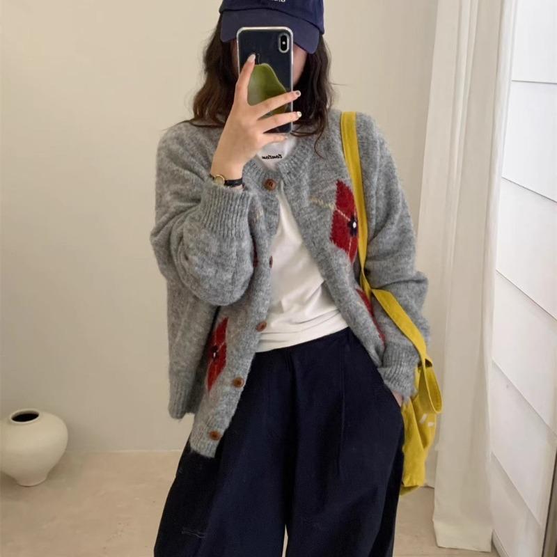 Retro Contrasting Color Rhombus Sweater Jacket Women's Autumn and Winter New High-end Loose Soft Waxy Round Neck Knitted Cardigan