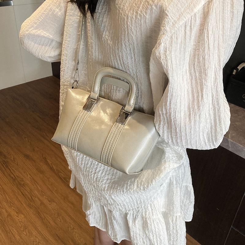 High-end small bag women's new spring and summer versatile messenger bag portable small bag