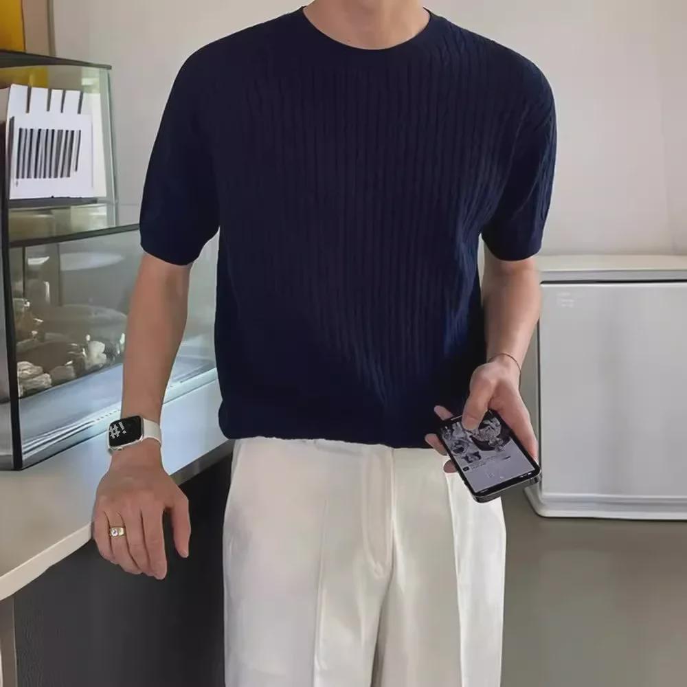 Men's Slim Fit Short Sleeve Knit Sweater - Solid Color, Round Neck, Vertical Stripes, Trendy and Versatile.