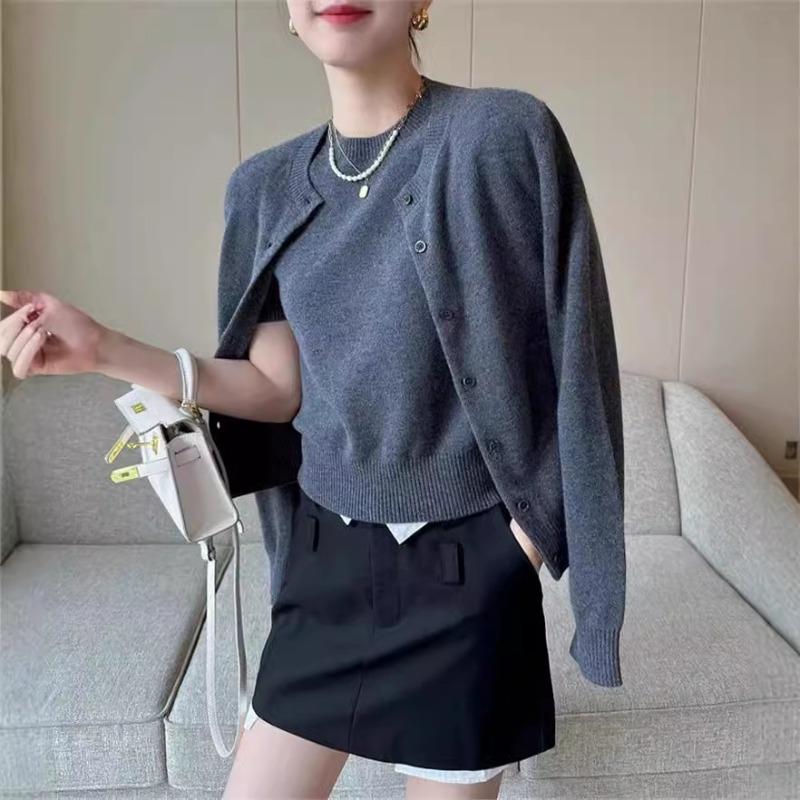 Lazy Wind Soft Waxy Gray Knitted Sweater Set Women's Autumn Temperament Wear Knitted Sweater Cardigan Two-piece Set