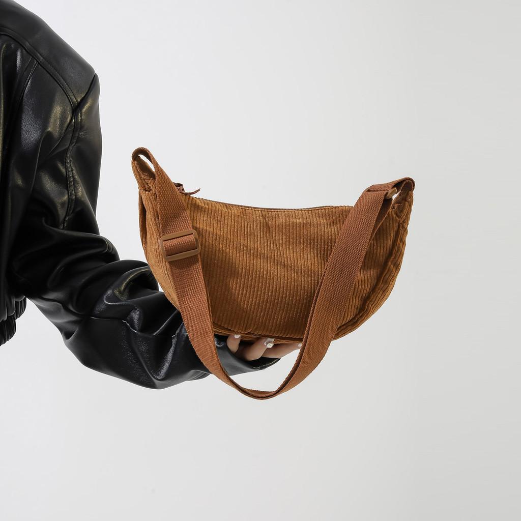 Corduroy Duffelbag im Urban Style mit Reißverschluss für den täglichen Gebrauch