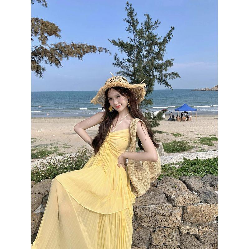 Kumikumi Holiday Style Yellow Design Sense Pleat Hanging Neck Sling Dress Women Summer French style Slim fit Long dress