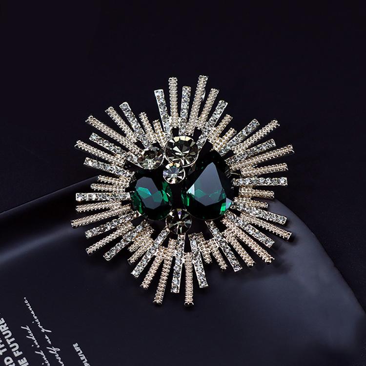 European and American Retro Alloy Diamond-studded Flower Brooch Fashionable Large Flower for Formal Dress
