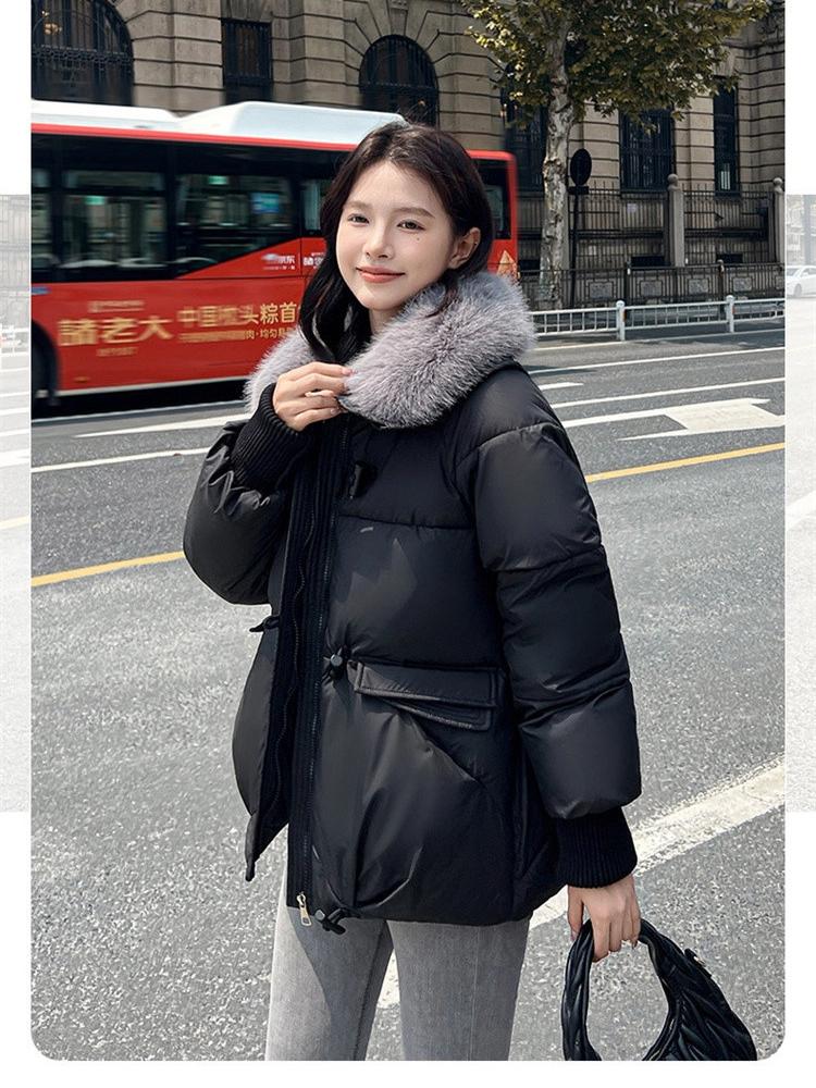 Krótka odpinana kurtka puchowa z futrzanym kołnierzem