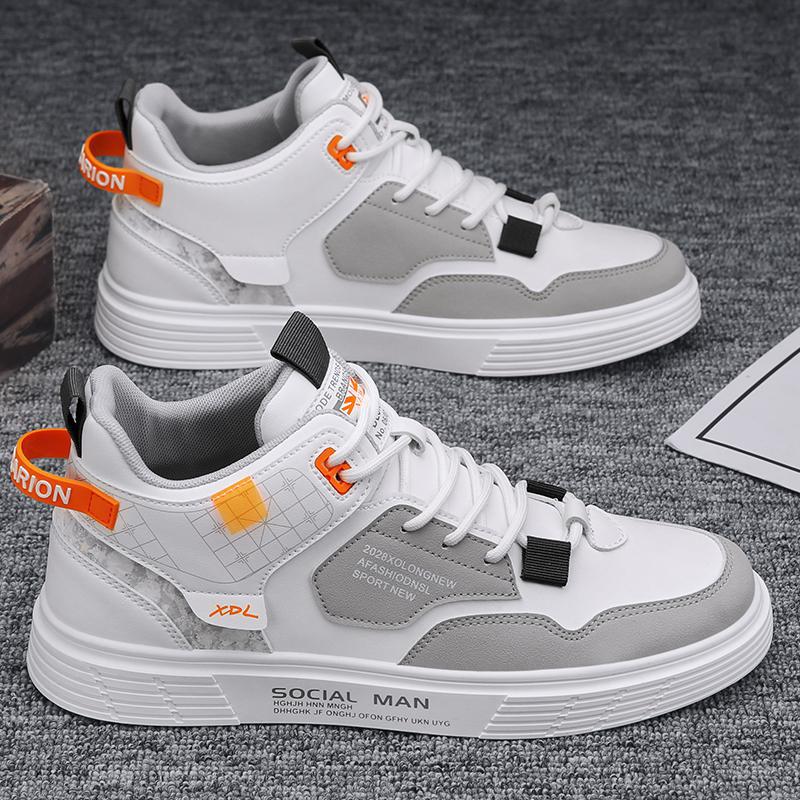 Autumn mid-top board shoes, youth matching jeans, casual trendy shoes are on sale