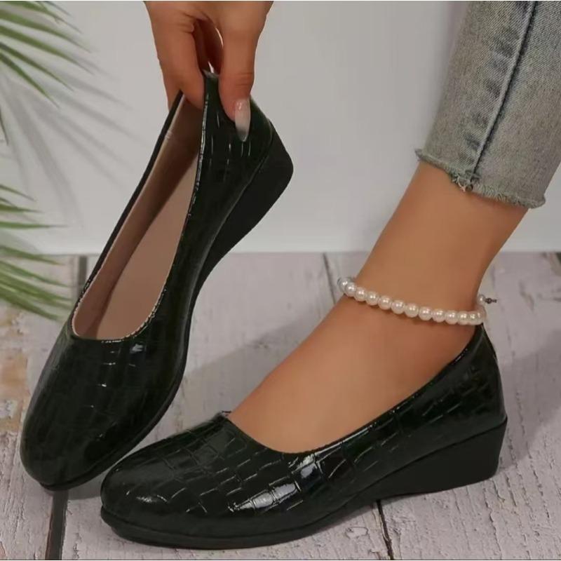 Fashion Spring Autumn Middle Heels Shoes Woman Patent Leather Pumps Wedges Ladies Office Party Shoes Pointed Toe Large Size Single Shoes