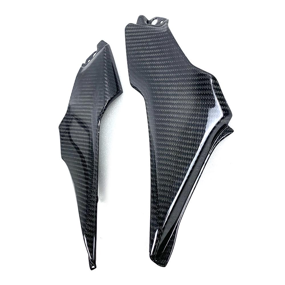 Kawasaki Z900 (2017-2019) Carbon Fiber Fuel Tank Side Panel