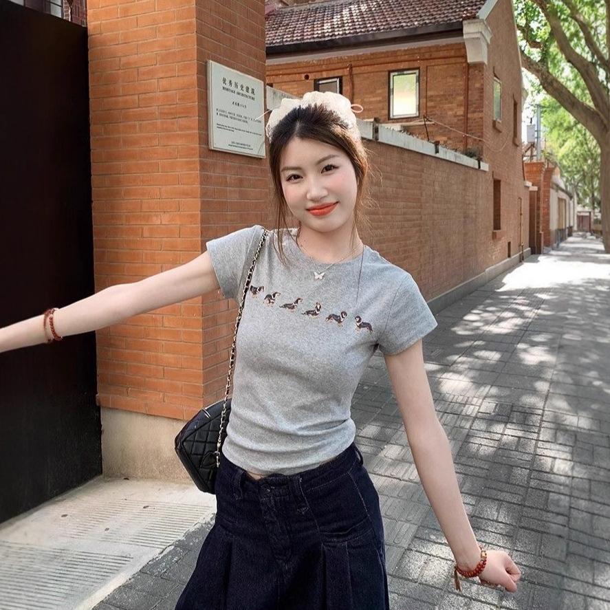 Craftsman Yi, necklace dog print slim-fit short sleeves, spring and summer Nanyou new Korean popular slim-fit and thin top