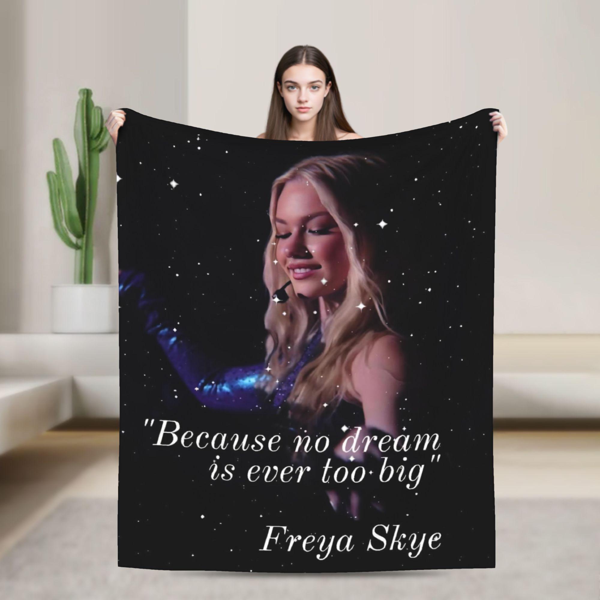 

Плед Freya Skye Singer Tour 2026 Разные размеры Теплый Уютный Пушистый Пледы для Дивана Кресла и Кровати 75x90cm