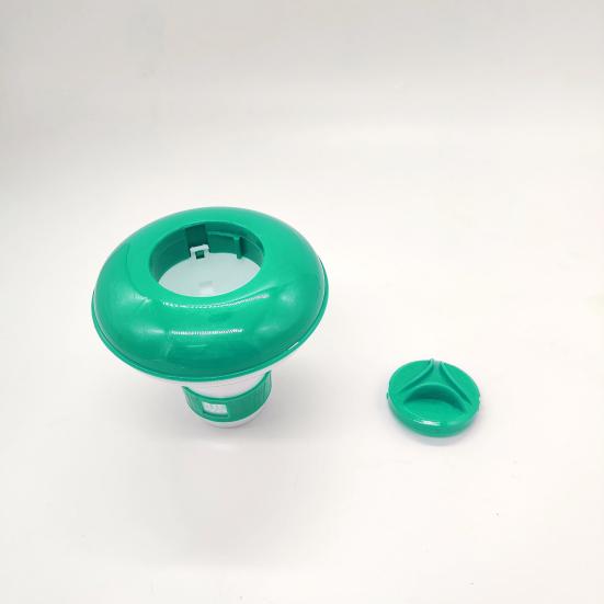 Praktischer Spender für Pool-Tabletten. Effizientes, wiederverwendbares Reinigungswerkzeug.